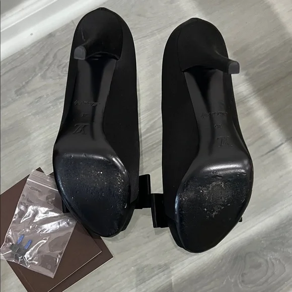 Louis Vuitton Black Heels with Gold Accent - Picture 4 of 6